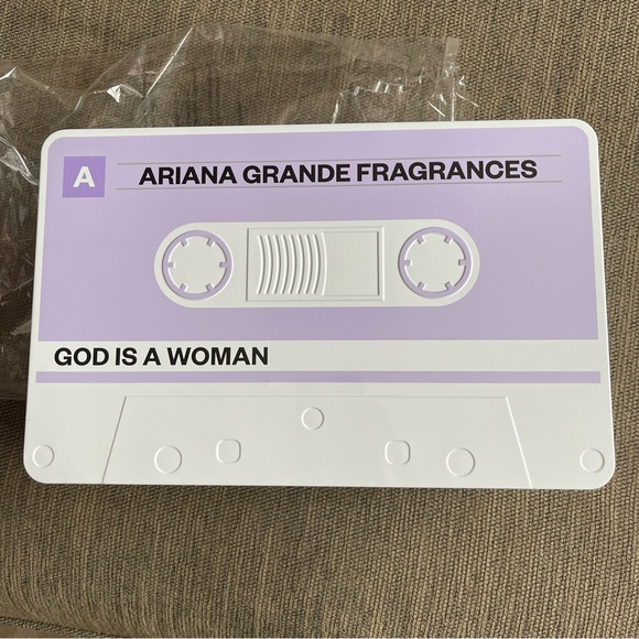 NWOT ARIANA GRANDE FRAGRANCES GOD IS A WOMAN BOX ONLY - Picture 2 of 4